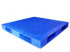 吹塑托盤和注塑托盤的區(qū)別是什么？